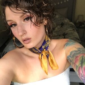 Meet your Posher, Shea